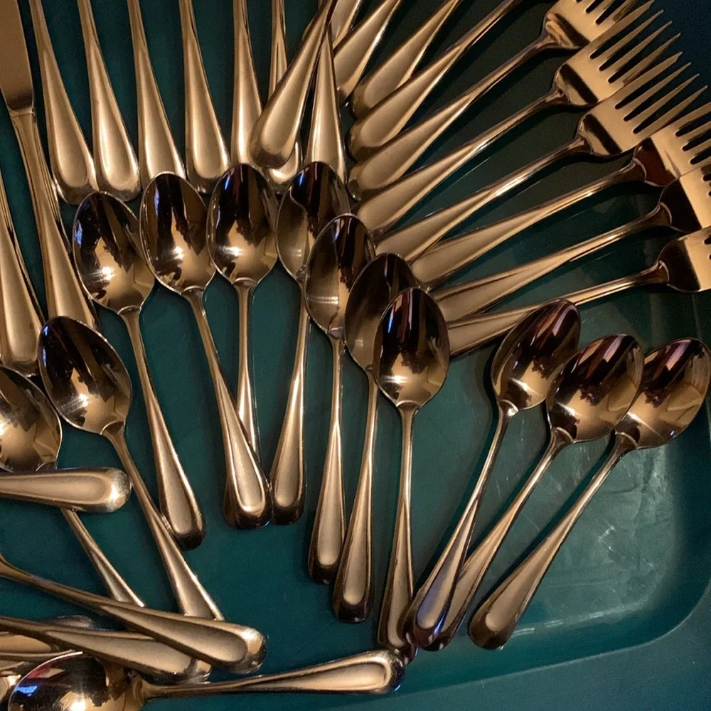 Oneida Sand Dune Huge lot of 51 pcs flatware stainless steel cutlery silverware